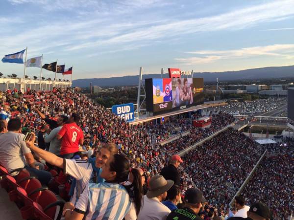 MIRA LAS FOTOS DEL GRINGO CICCOLINI DESDE CALIFORNIA