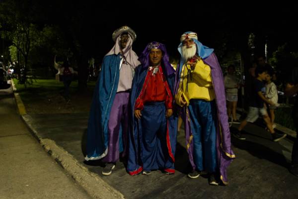 LOS REYES TRAJERON REGALOS A TODOS LOS CHICOS DE LOS COCOS