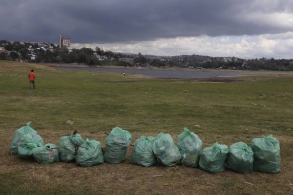 JORNADA DE LIMPIEZA Y EDUCACIÓN AMBIENTAL EN LAS COSTAS DEL LAGO SAN ROQUE